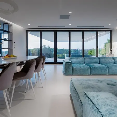 Villa Lucy